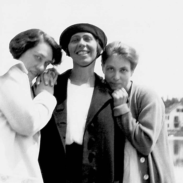 sta_symposium_retuschiert_geschaerft_sw_klein.jpg